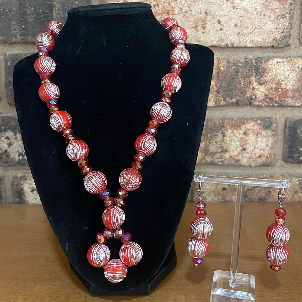 Vintage Red and White Beaded Necklace